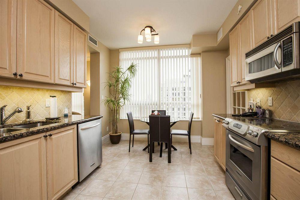 Downtown Mississauga Executive Suites Sq1 외부 사진