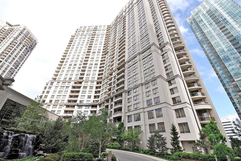 Downtown Mississauga Executive Suites Sq1 외부 사진