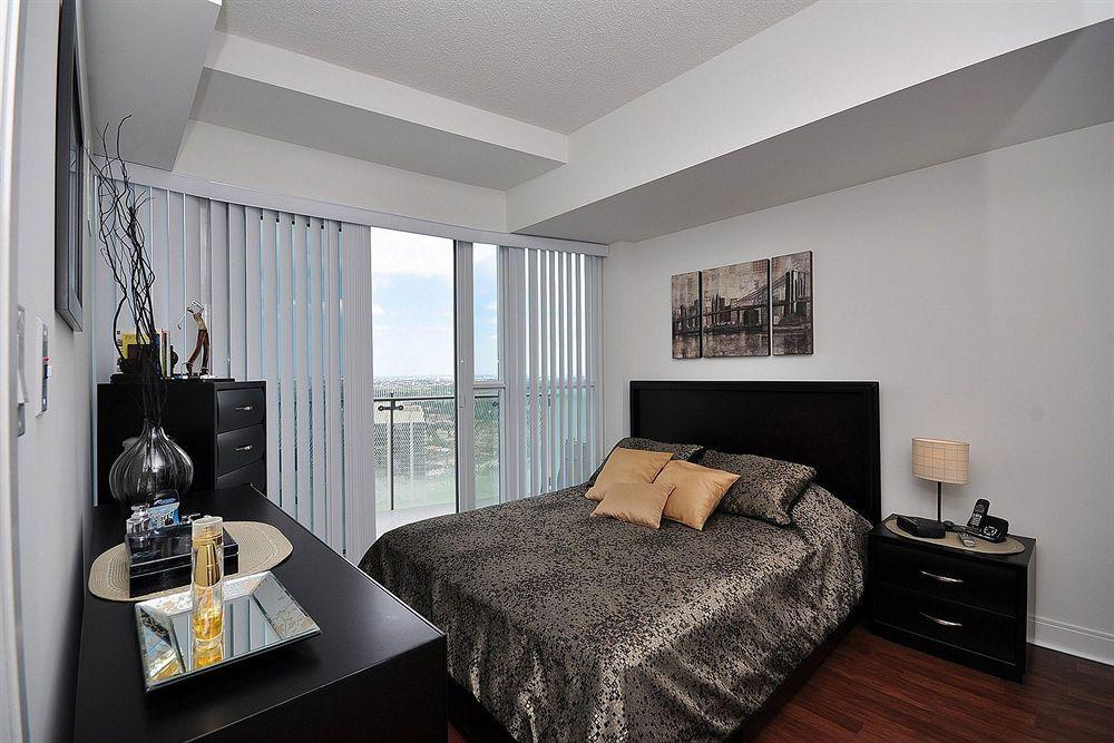 Downtown Mississauga Executive Suites Sq1 외부 사진