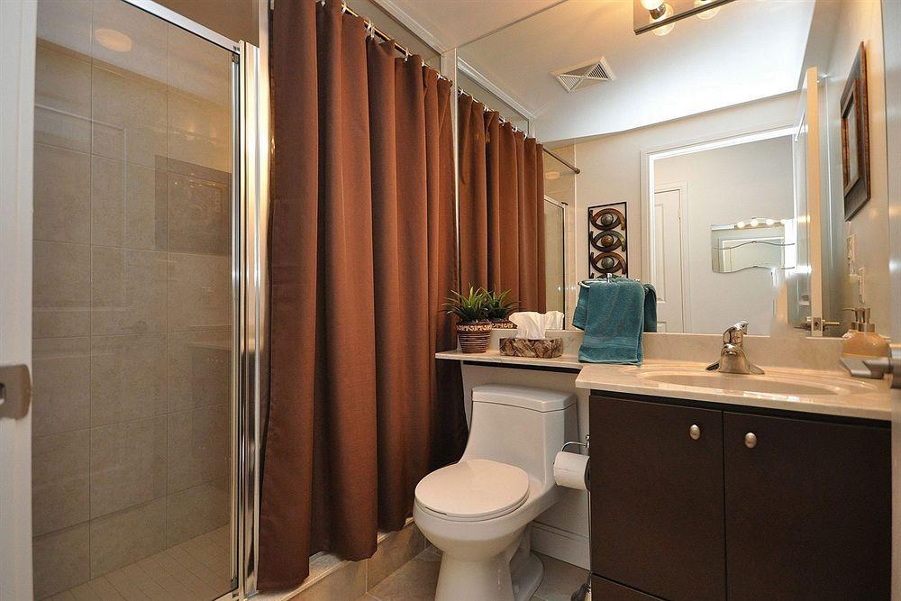 Downtown Mississauga Executive Suites Sq1 외부 사진