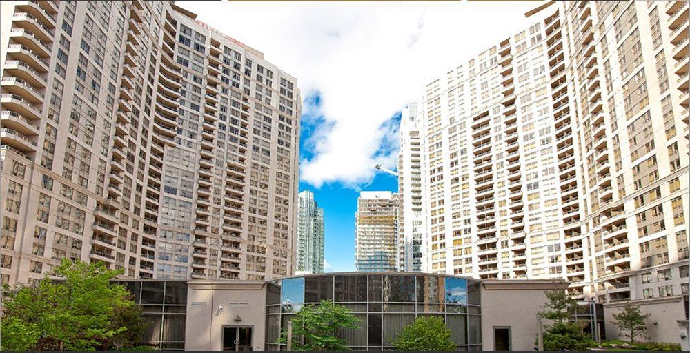 Downtown Mississauga Executive Suites Sq1 외부 사진