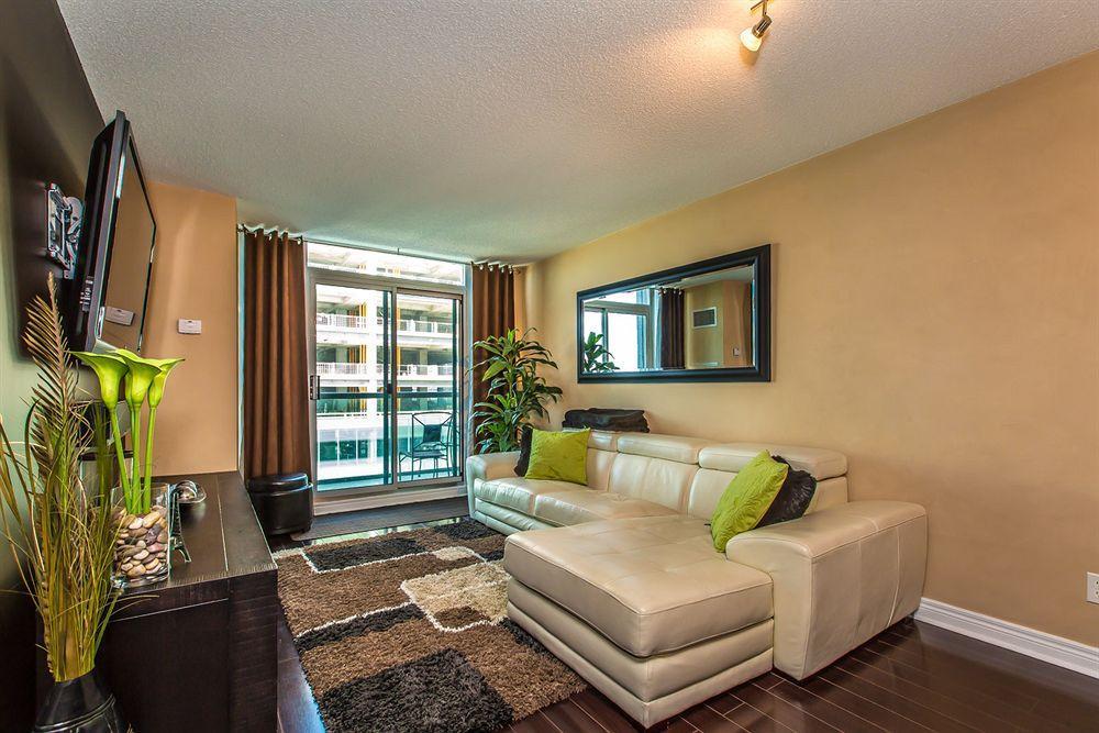 Downtown Mississauga Executive Suites Sq1 외부 사진