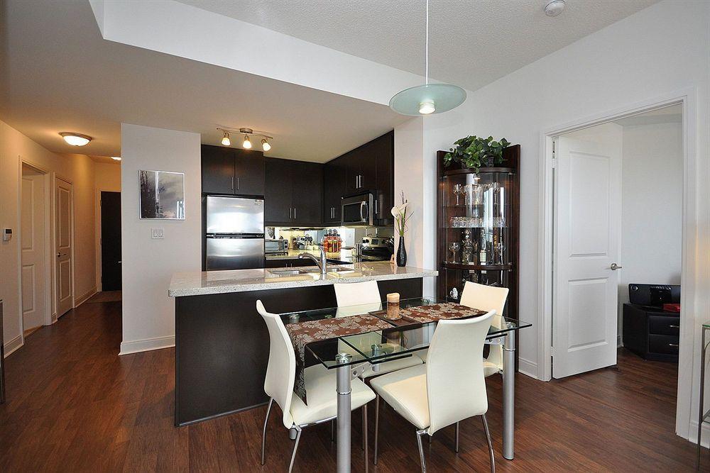 Downtown Mississauga Executive Suites Sq1 외부 사진