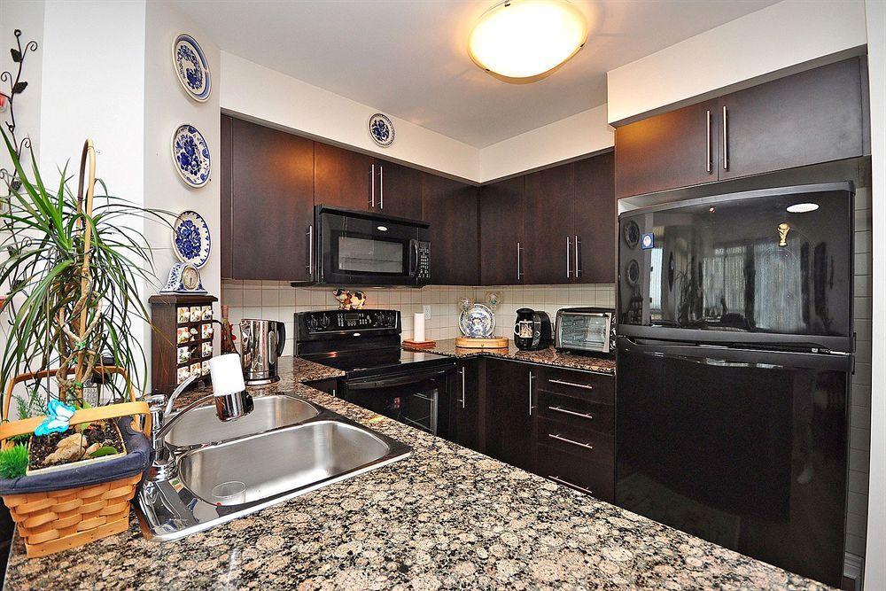 Downtown Mississauga Executive Suites Sq1 외부 사진