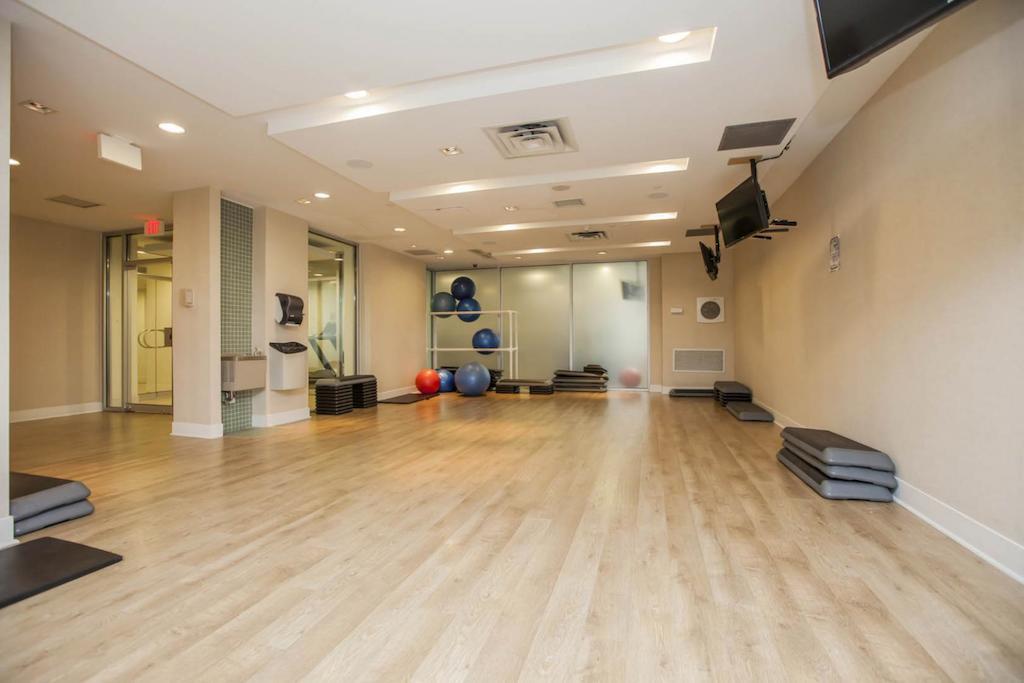 Downtown Mississauga Executive Suites Sq1 외부 사진