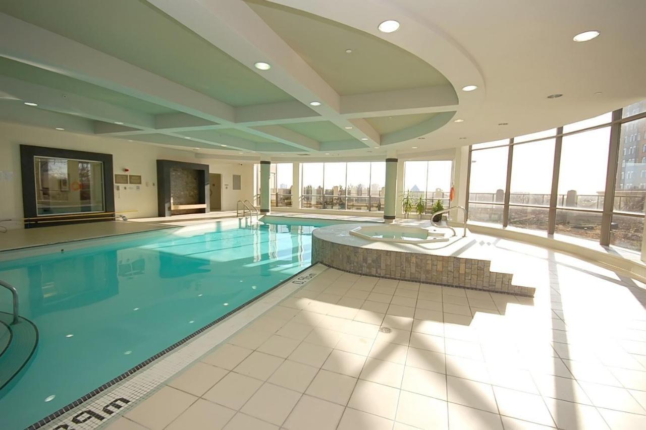 Downtown Mississauga Executive Suites Sq1 외부 사진